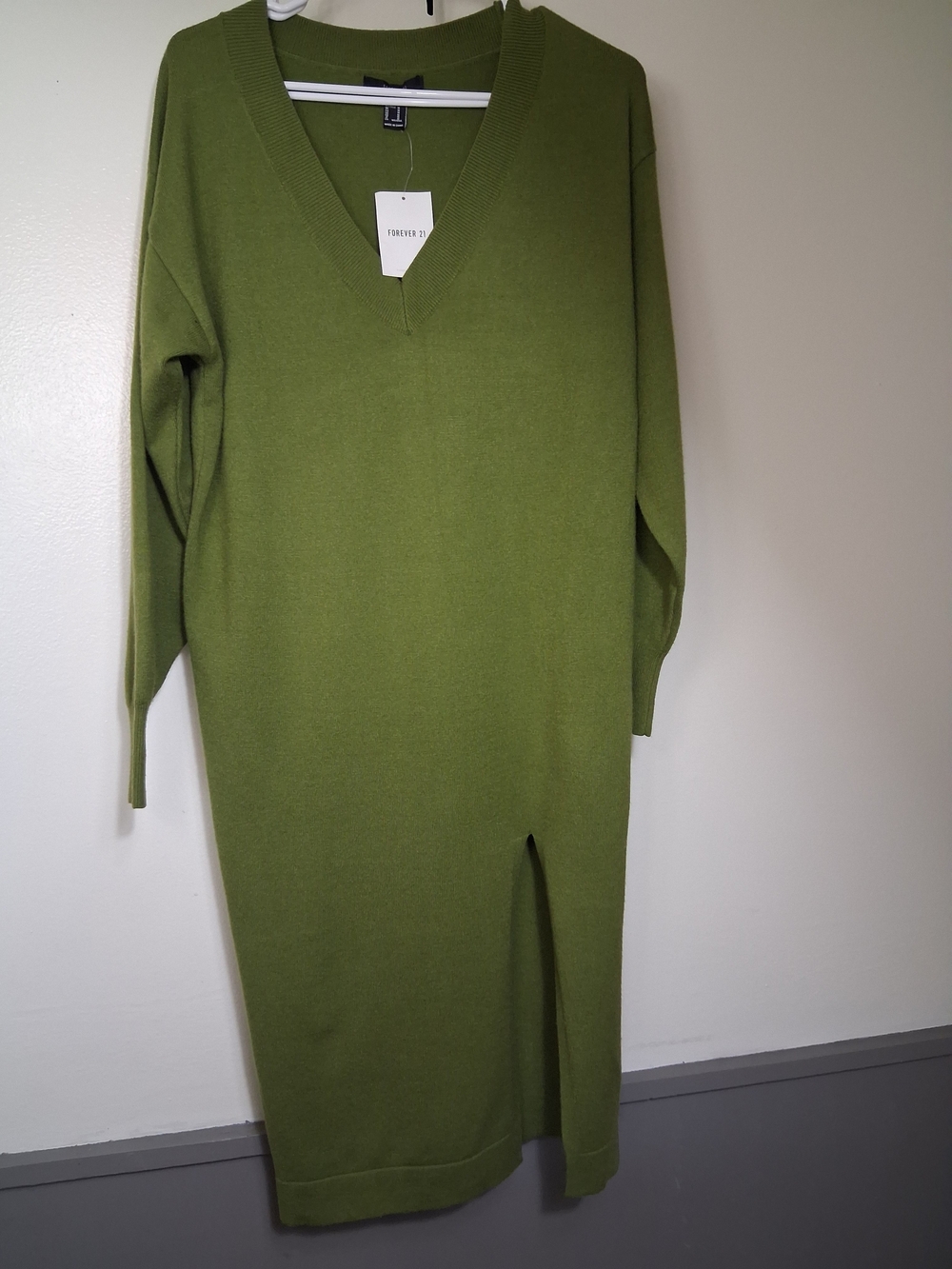 Forever 21 Olive Green V-Neck Midi Dress Size Medium NWT